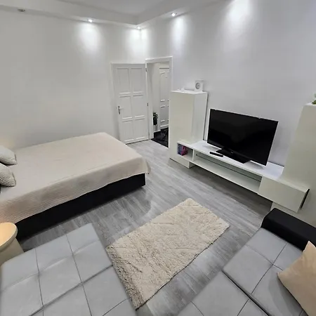 Martina Apartman Bekescsaba Exterior photo